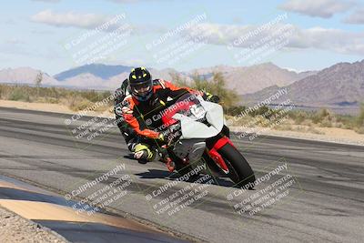 media/Nov-16-2025-Race Pace (Sun) [[8c5fa54630]]/Non Verified Riders (1st 20 Minutes)/3-Turn 3 Inside (11am)/